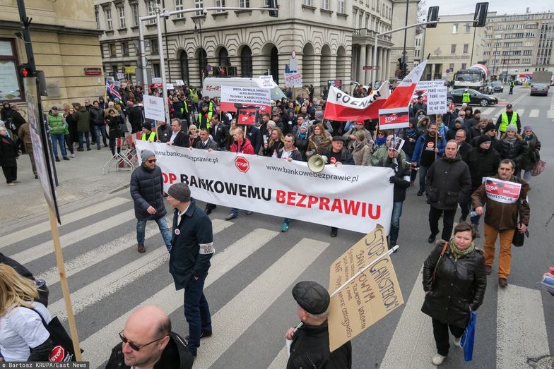 Kredyty we frankach. Frankowicze składają pozew zbiorowy