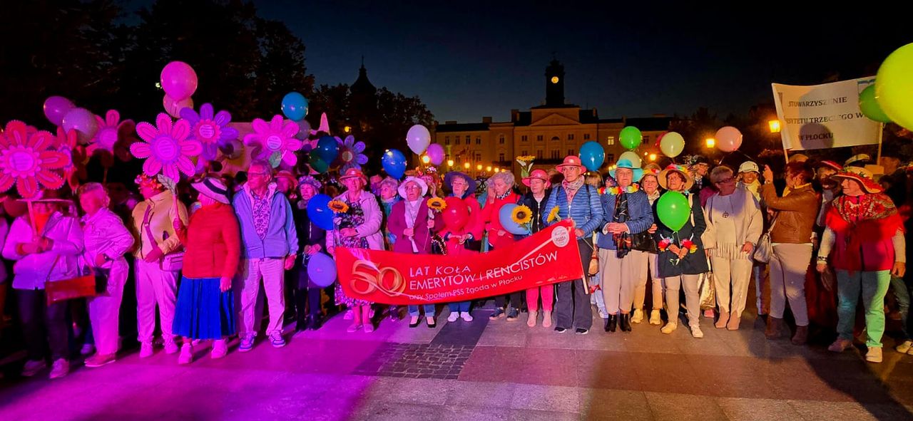 Parada seniorów i prywatka na płockiej starówce! [FOTO]
