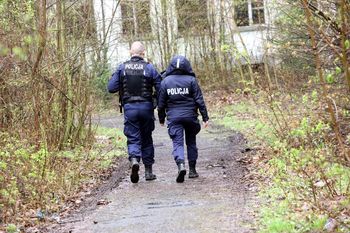 Ile zarabia policjant? Wynagrodzenie, podwyżki i dodatki