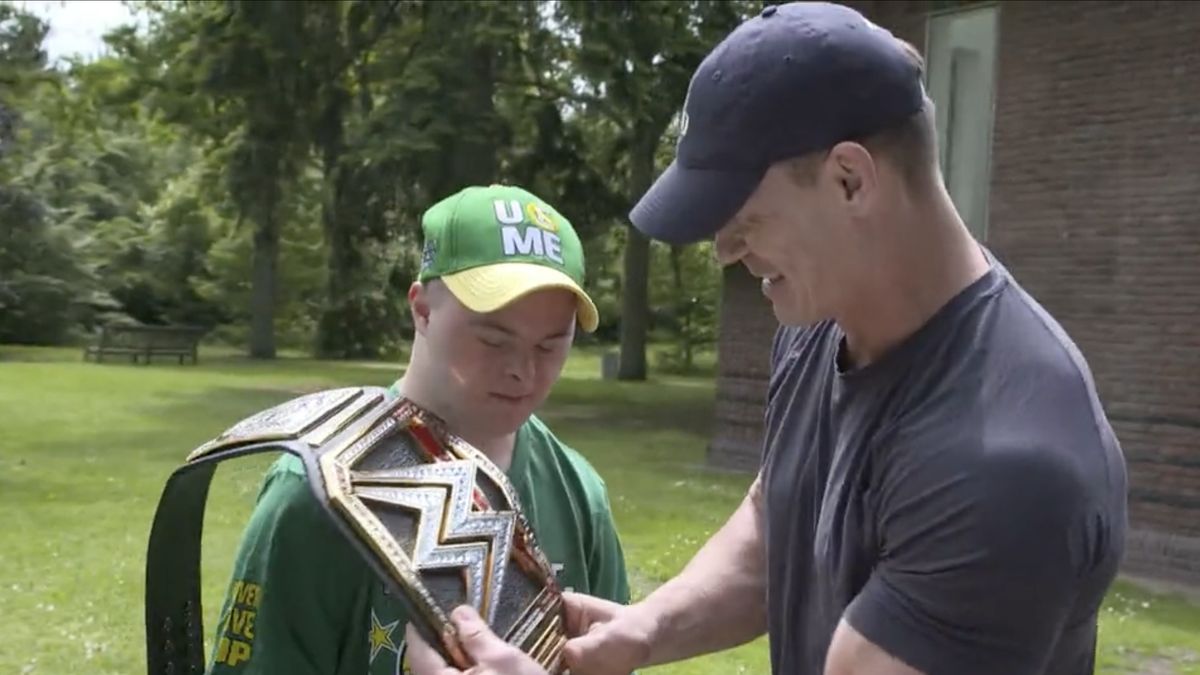 John Cena spotkał się z chorym fanem 