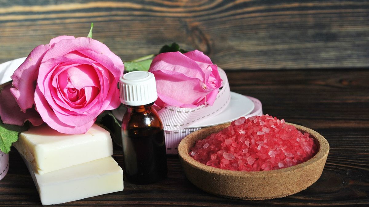 Maseczka z pestek róży to kosmetyk pielęgnacyjny.