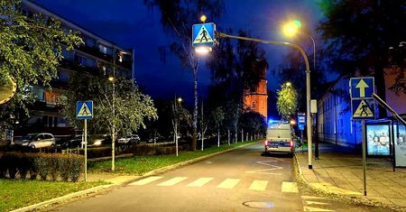 Kierowca nie zauważył trzeciego pieszego na Placu Dąbrowskiego