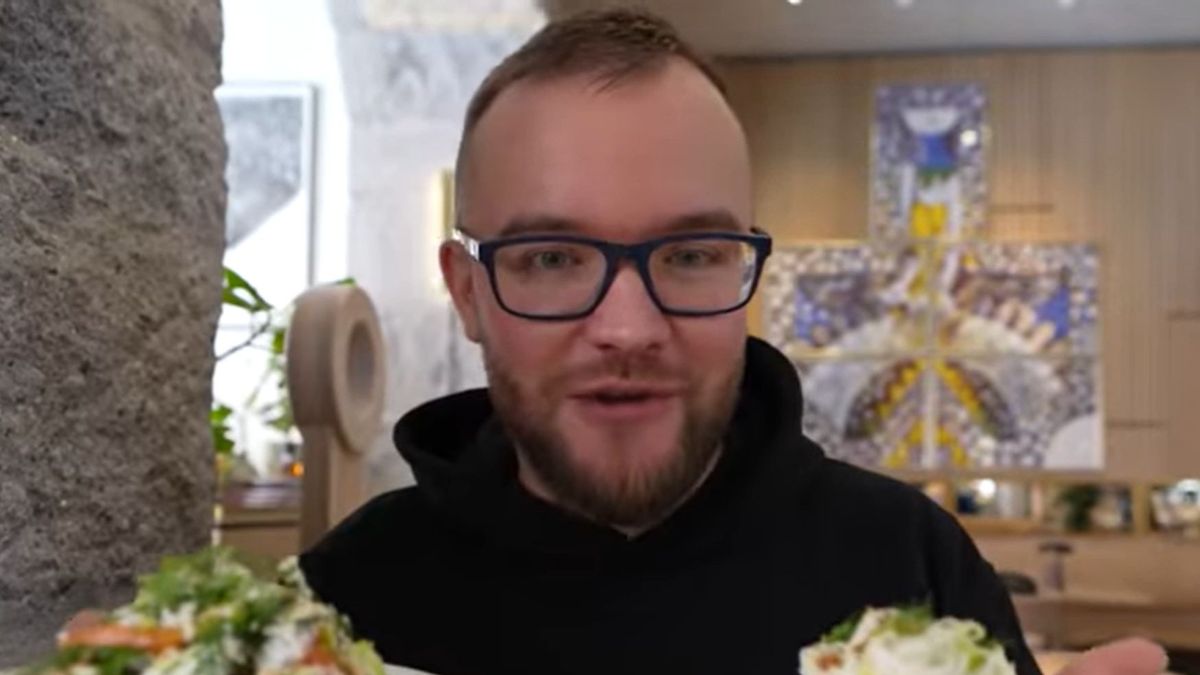 Youtuber wraz z żoną zjedli słynne duńskie kanapki. Cena zwala z nóg