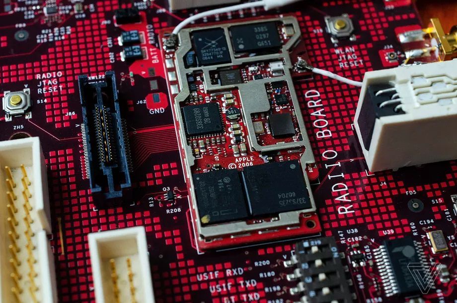 Jak pierwszego iPhone'a udało się utrzymać w tajemnicy? Oto odpowiedź 7