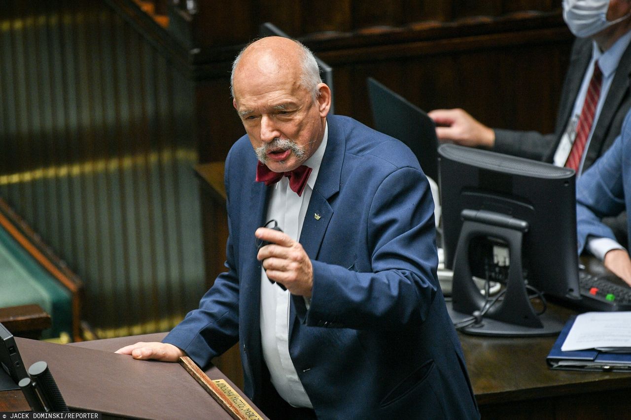 Janusz Korwin-Mikke dodał kontrowersyjne wpisy w sieci. Burza w komentarzach