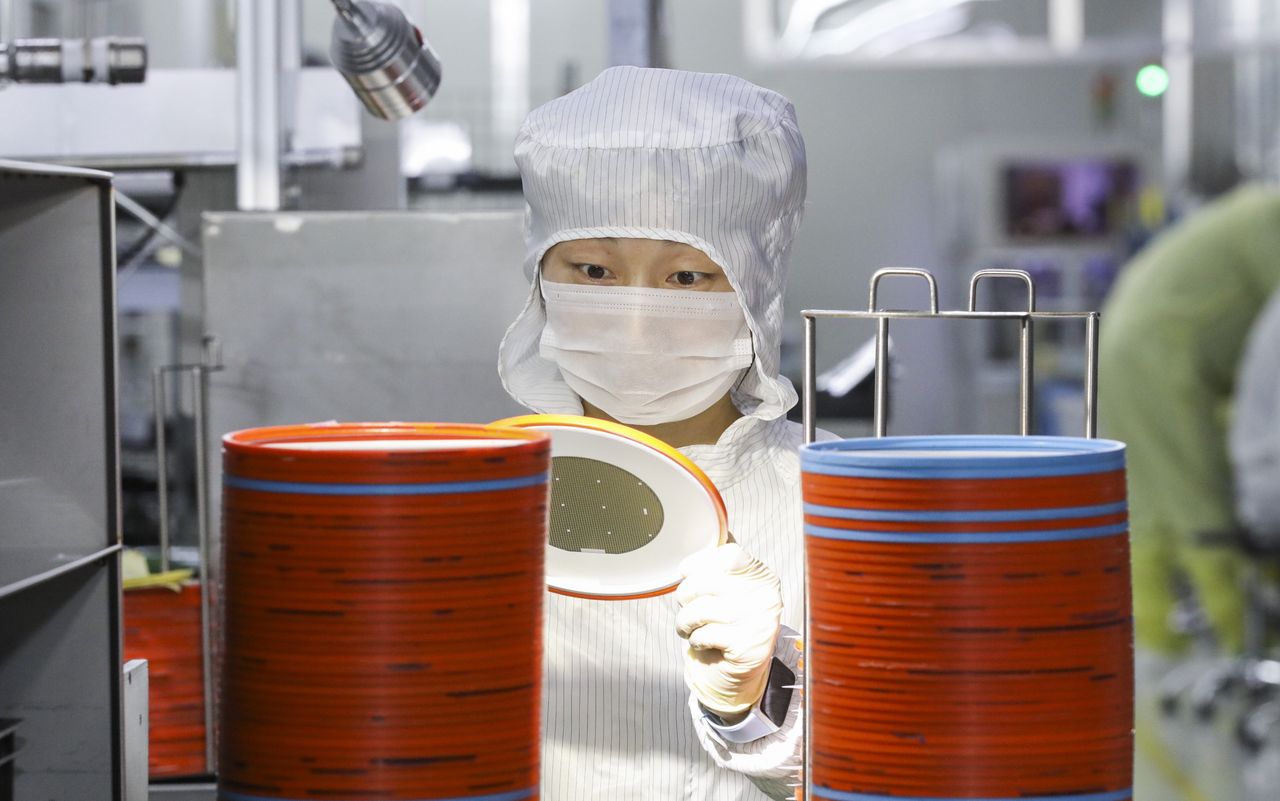 China criticizes Dutch export controls on ASML chip equipment