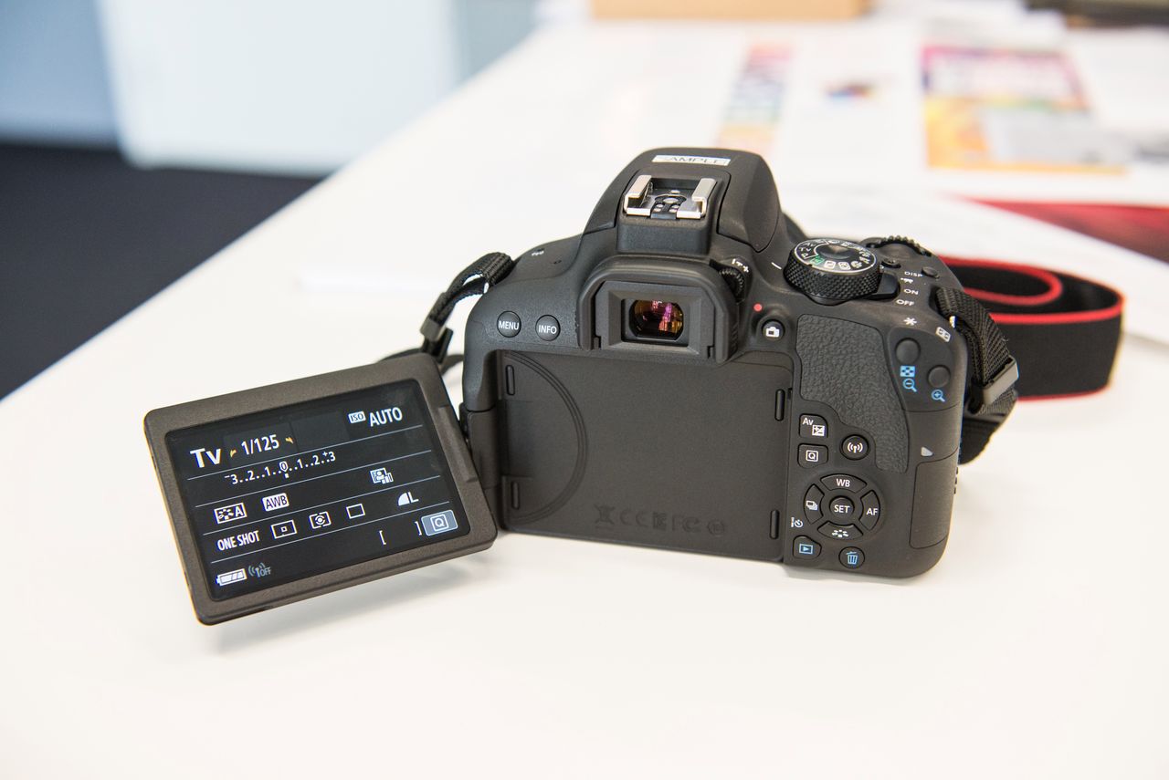 Canon EOS 800D