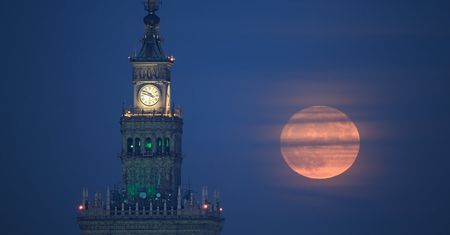 Zaćmienie Księżyca i wielka opozycja Marsa już dziś! Dowiedz się, jak je sfotografować