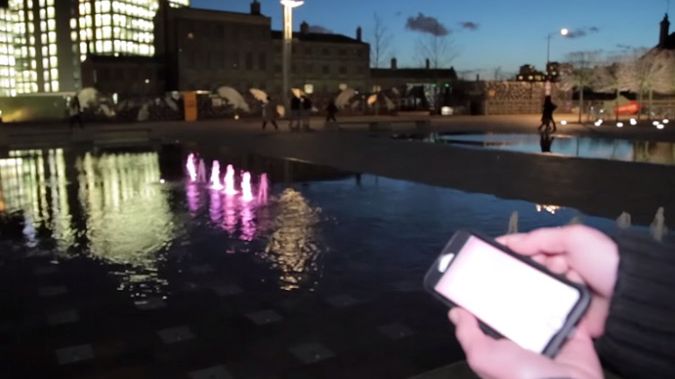 Film dnia. Zagraj w Snake'a na fontannie! 1