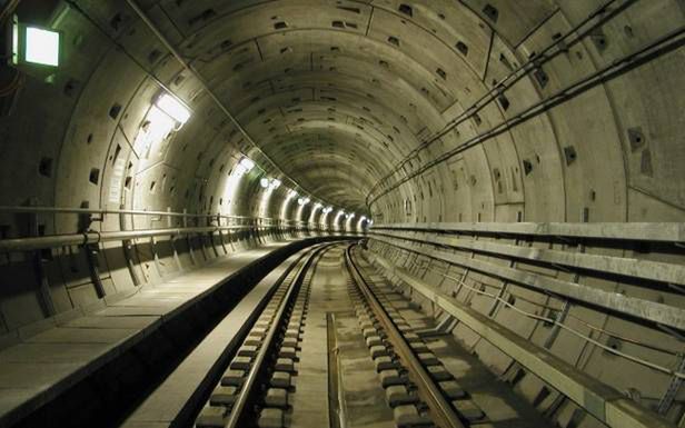 Jak zablokować tunel metra? To proste - wystarczy odpowiednio duży korek!