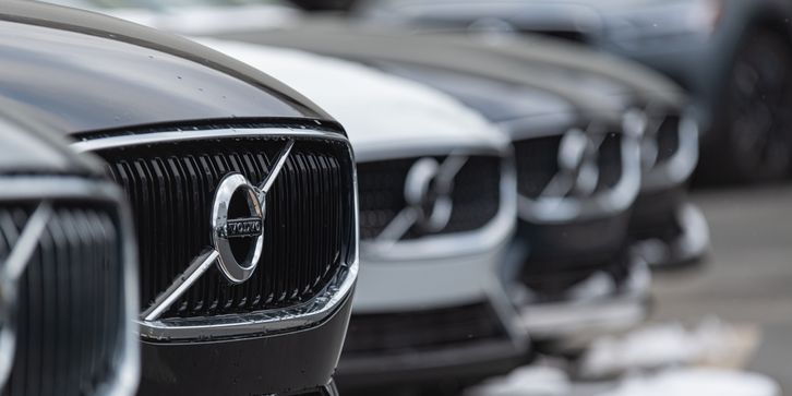 Wrocław: Parking przy Cmentarzu Osobowickim nie dla chińskich marek i Volvo