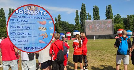 Kibice łapią się za portfele. W cenę zwykłej wody aż trudno uwierzyć