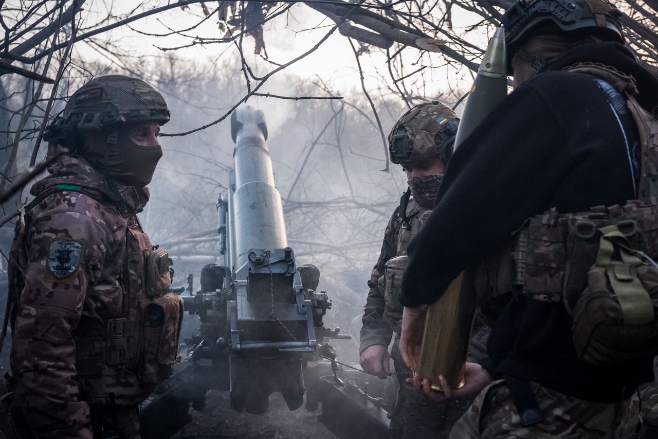 Ukrainian soldiers in the vicinity of Donetsk.