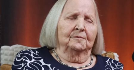 Przeszła przez piekło. Nagranie z 90-latką obejrzały już tysiące osób