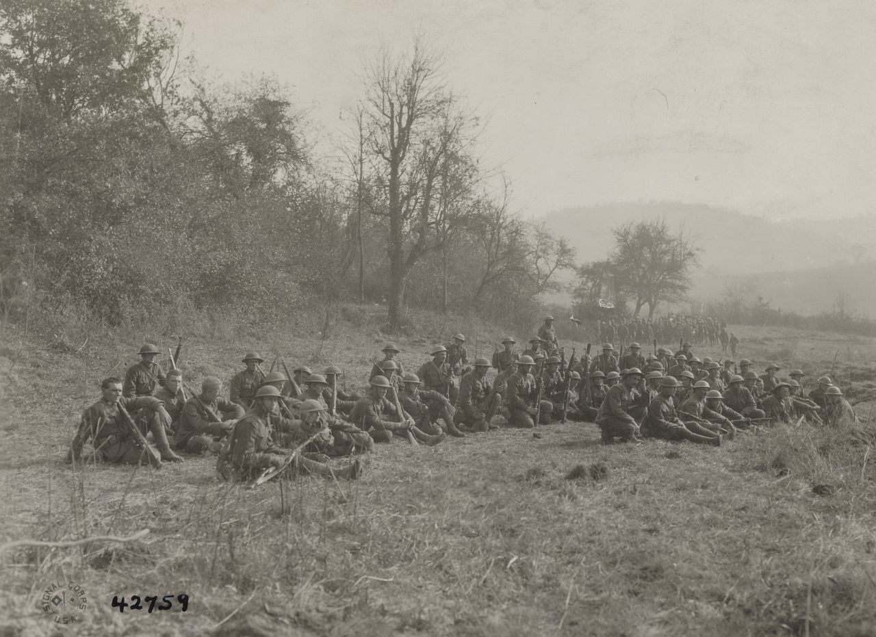 Ocaleni żołnierze Zagubionego Batalionu - zdjęcie wykonane w październiku 1918 roku