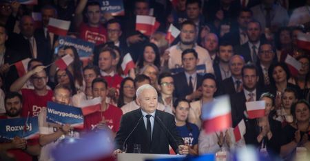 "Nie nadążamy za prezesem". Jarosław Kaczyński chce ratować kampanię