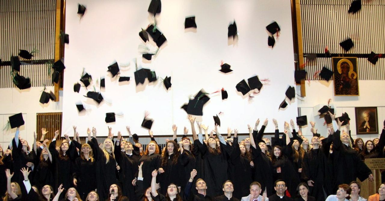 Nie prawo, ani nie medycyna! Najbardziej opłacalne kierunki studiów w woj. lubelskim. Po nich absolwenci zarabiają najwięcej!