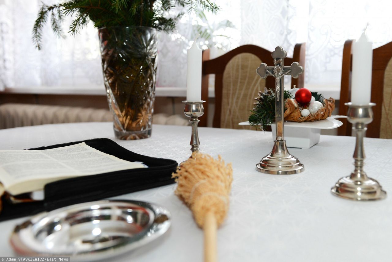 Ksiądz po kolędzie w tym roku nie przyjdzie. Jak wpłynie to na finanse parafii?