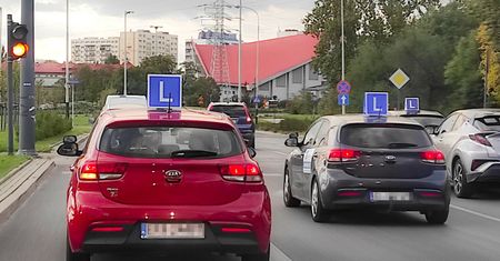 Policjanci zatrzymali "eLkę". Kłopoty ma zarówno kursant, jak i instruktor