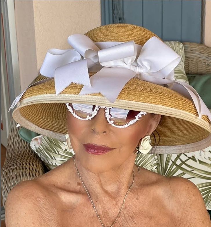 Joan Collins nieodmiennie zachwyca 