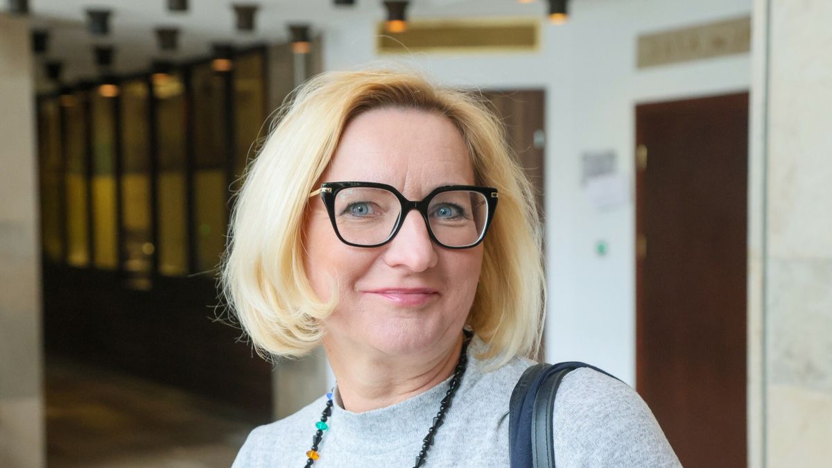 Komisja Odpowiedzialno?ci Konstytucyjnej ws. Maciej ?wirskiego
Fot. Wojciech Olkusnik/East News, Warszawa, 04.02.2025. Sejm. Zamkniete posiedzenie Komisji Odpowiedzialnosci Konstytucyjnej. Przesluchania swiadkow w sprawie wstepnego wniosku o pociagniecie do odpowiedzialnosci konstytucyjnej przed Trybuna?em Stanu przewodniczacego KRRiTV Macieja Swirskiego. N/z: Agnieszka Glapiak - zastepca przewodniczacego KRRiTV.
Wojciech Olkusnik