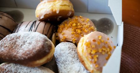 Nie wiesz, jak wykorzystać czerstwe pączki? To patent najlepszych gospodyń domowych