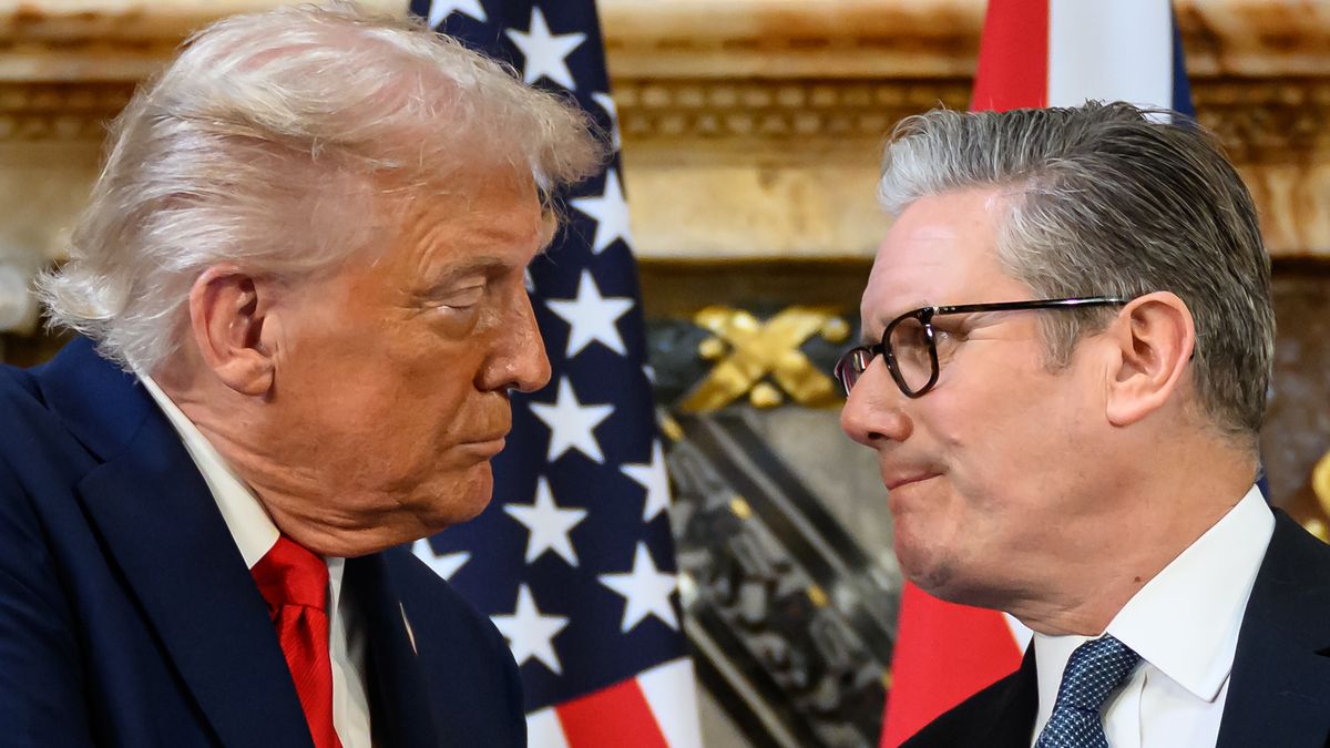 Trump apeluje do Starmera