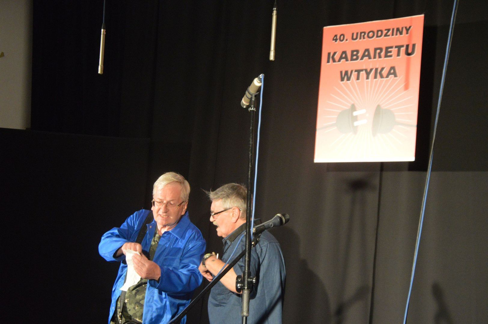 W Miejskim Centrum Kultury w Skarżysku - Kamiennej członkowie Kabaretu Wtyka zaprezentowali swoje najlepsze skecze i piosenki. Artyści wystąpili na 40 - lecie powstania grupy.