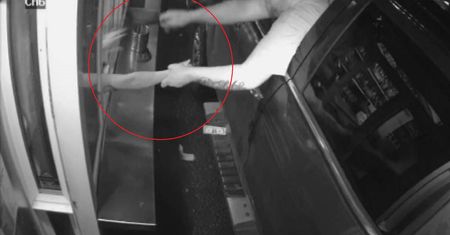 Próba porwania przez drive-thru. Policja pokazała nagranie