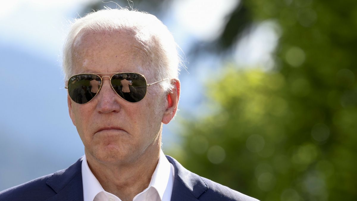 Szczyt G7
European Commission President Ursula von der Leyen is reflected in U.S. President Joe Biden's sunglasses during the first day of the G7 leaders' summit at Bavaria's Schloss Elmau castle, near Garmisch-Partenkirchen, Germany, Sunday,  June 26, 2022. (Lukas Barth/Pool photo via AP), APTOPIX
Reuters pool