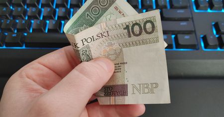 Mógł stracić 100 zł. Tylko trzeźwy umysł go uchronił