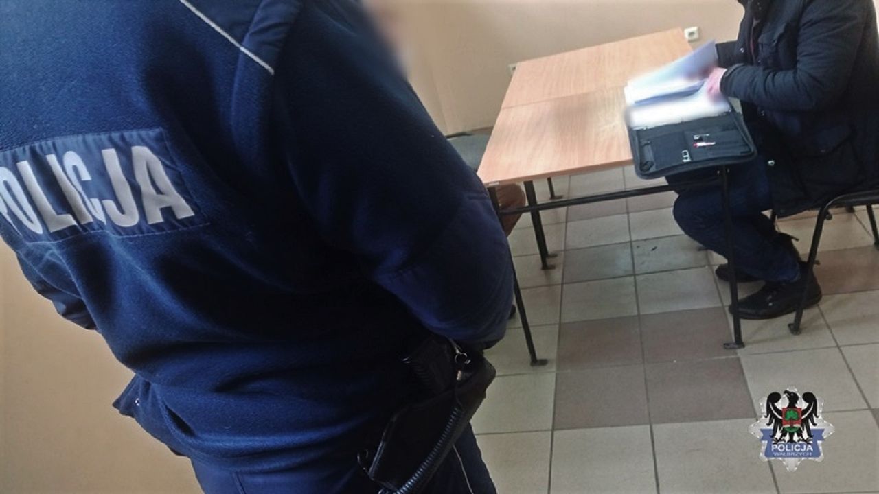 Policjanci zatrzymali agresywnego kierowcę.