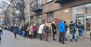Kraków: Tłusty czwartek. Długie i kręte kolejki pod krakowskimi cukierniami. Tu trochę sobie poczekamy
