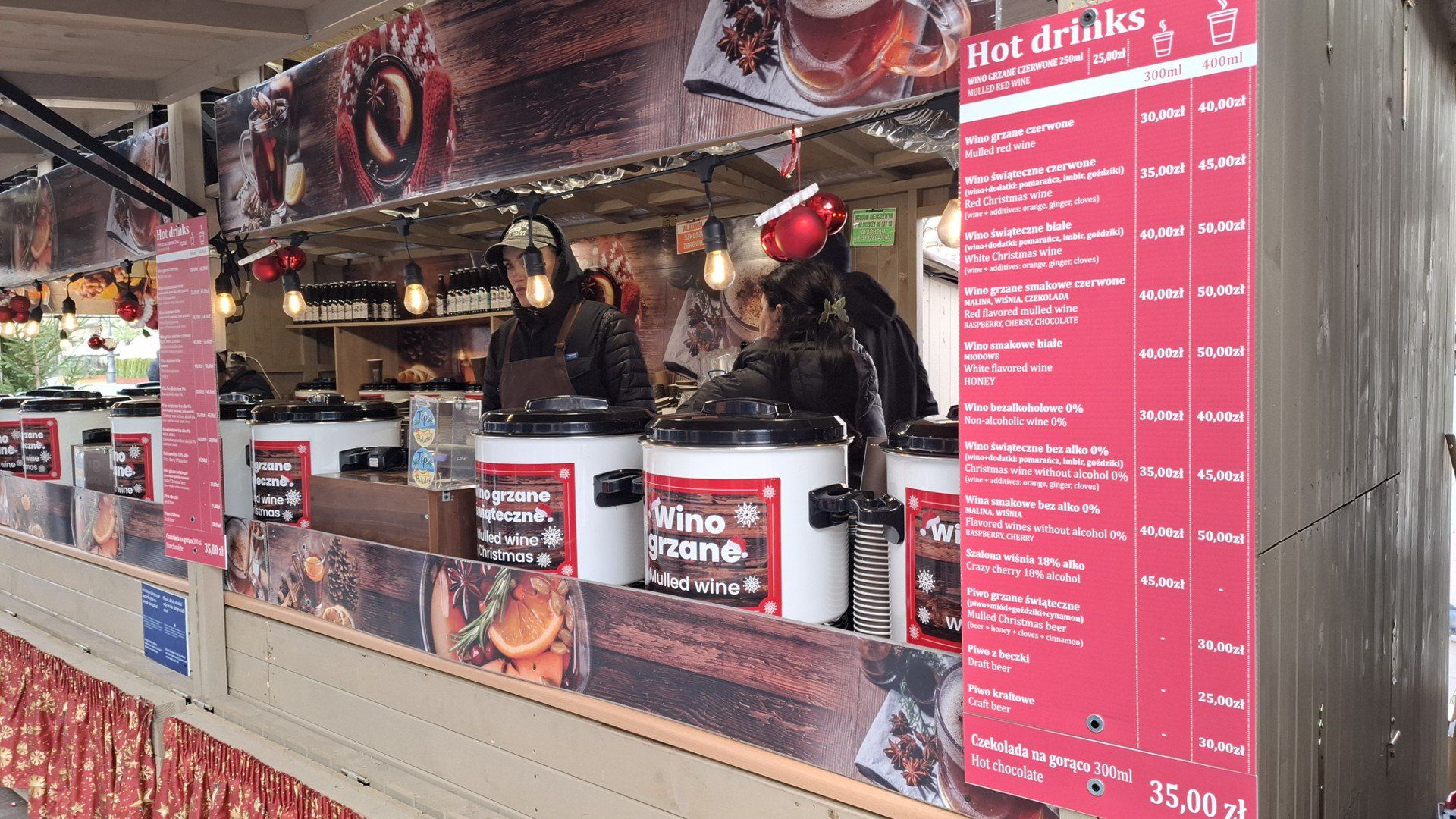Jarmark Bożonarodzeniowy na Rynku wystartował. Sprawdzamy tegoroczne ceny!