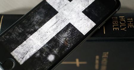 W Google Play pojawiła się AppOstazja. Pomoże wypisać się z Kościoła
