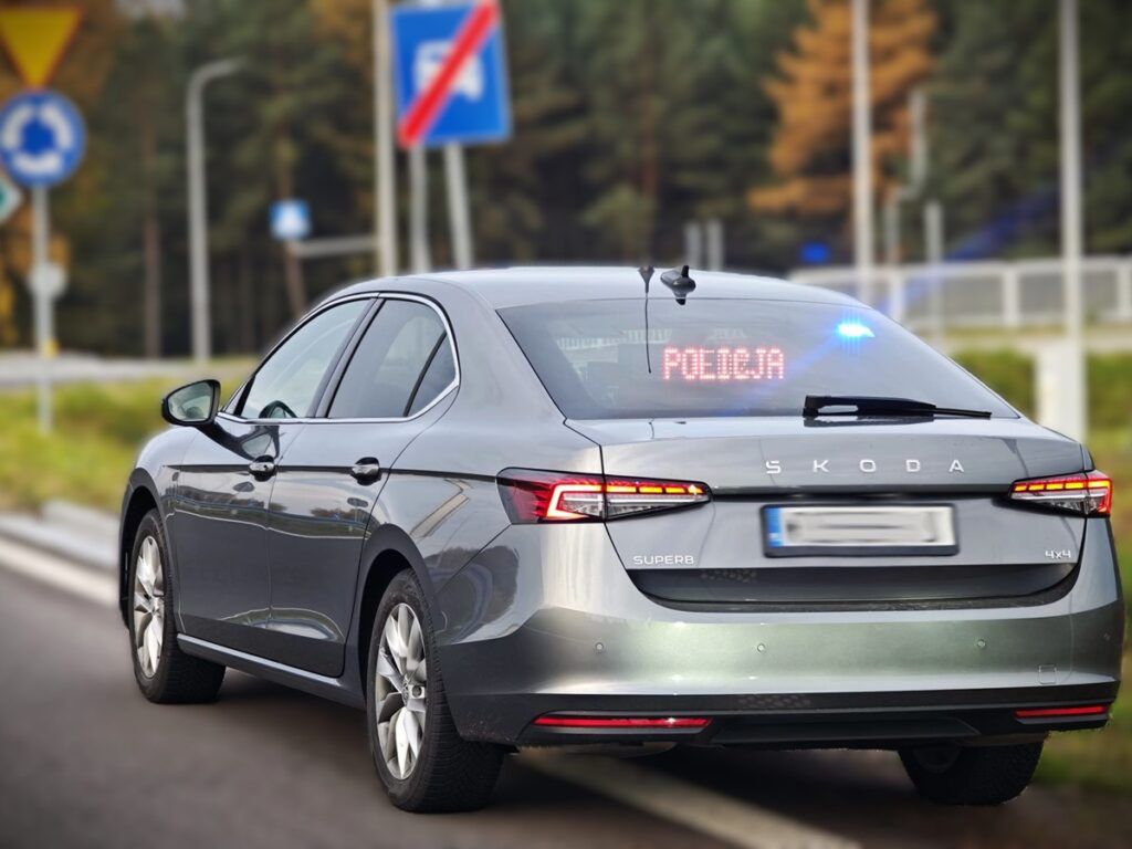 Mława: Policjanci z grupy SPEED w akcji – nowa nieoznakowana skoda z wideorejestratorem już na drogach