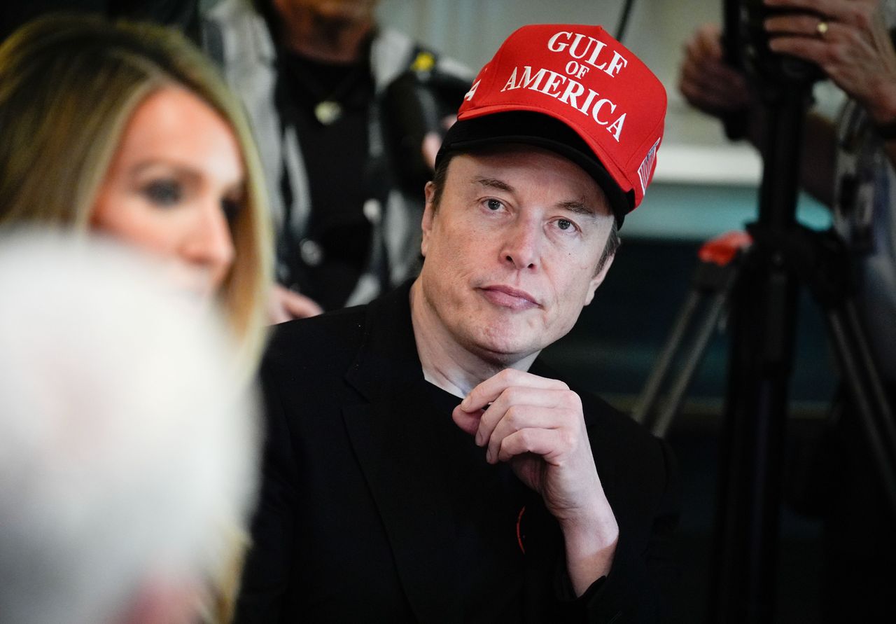 Nie będzie już "ubierania" ludzi w bikini. Grok zaktualizowany