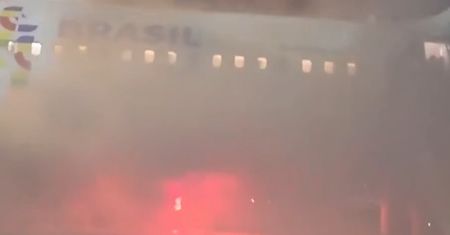 Ewakuacja Airbusa A320. Ogień pod skrzydłem, 180 osób na pokładzie