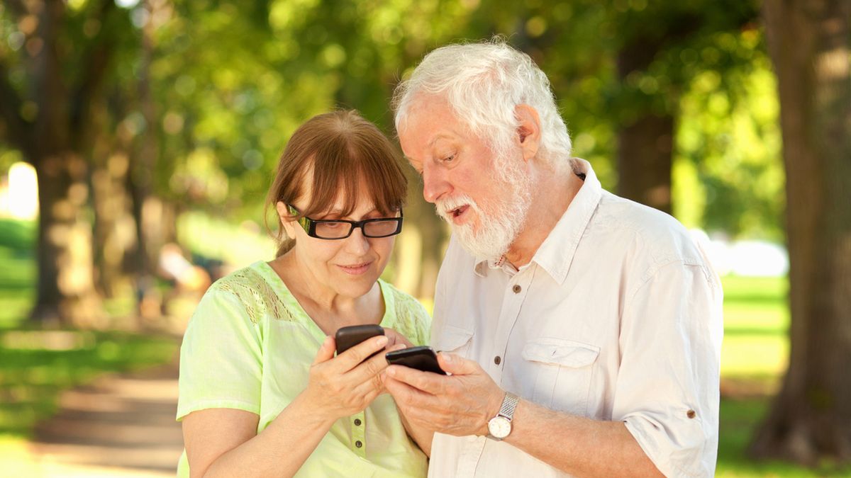 Jaki wybrać telefon dla seniora? 1