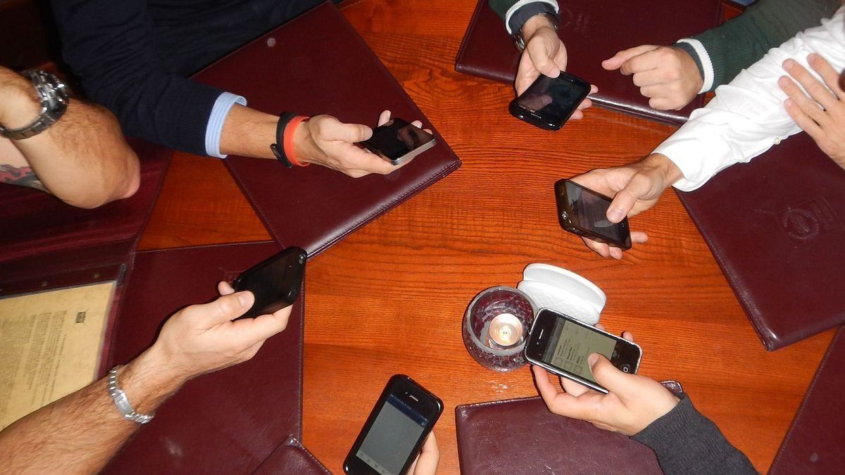 Znajomych nie zmienisz, ale telefon możesz. Zwłaszcza że smartfony są teraz w promocji 1