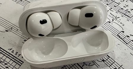 Recenzja AirPods Pro 2. Sprawdziliśmy najnowsze słuchawki Apple.