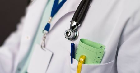 Afera ze znanym psychiatrą. Wiemy, gdzie pracowali klienci
