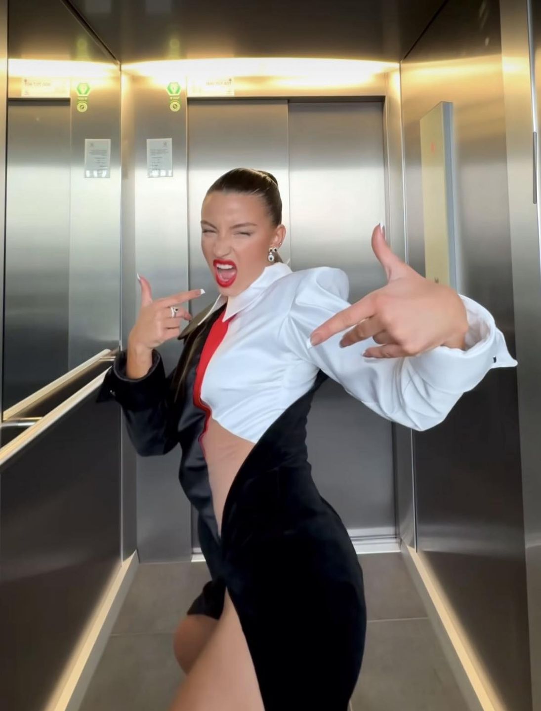 Julia Wieniawa w kolejnej AWANGARDOWEJ stylizacji