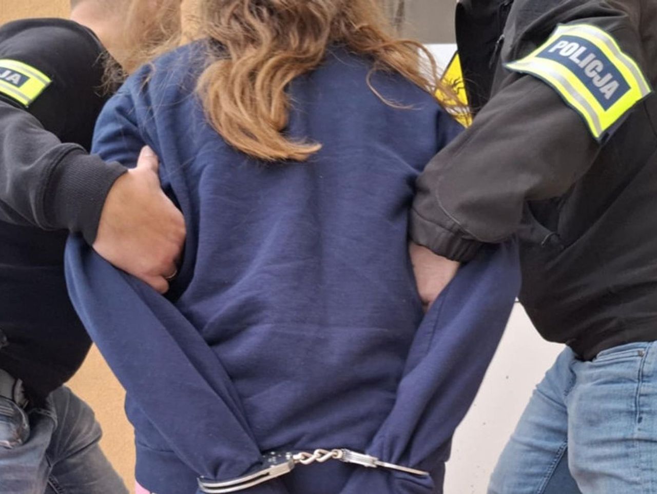 Suwałki: Dwie 18-latki sprzedawały telefony, a wysyłały ziemniaki