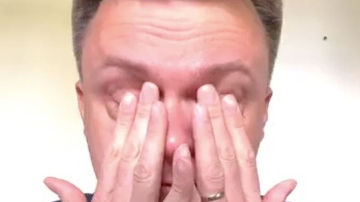 Hołownia płakał przed kamerą 