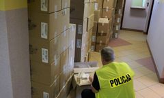 Śląskie. Trefny bus na autostradzie. W środku nielegalny towar na blisko 2 miliony