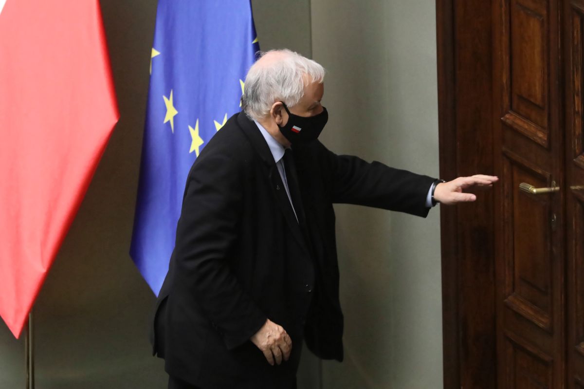Brak większości dla "lex Kaczyński". Kontrowersyjna ustawa odrzucona 