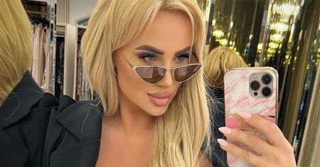 "Królowa życia" w pierzastym staniku. Jak zwykle zaszalała ze stylizacją