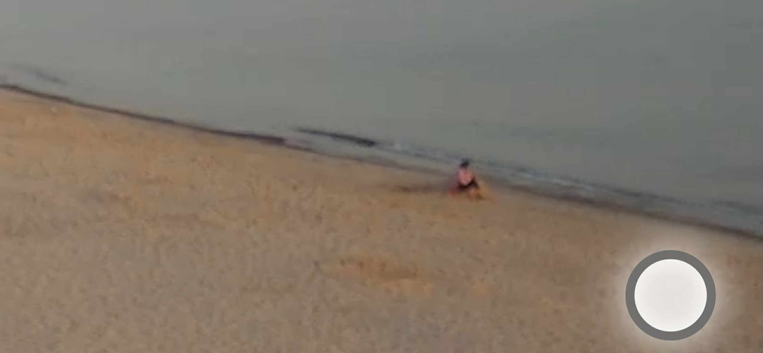 O poranku rozsiadła się tuż przy brzegu w Sarbinowie.