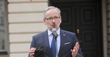Zmiany w wynagrodzeniach medyków. "Nie stracą ani złotówki"